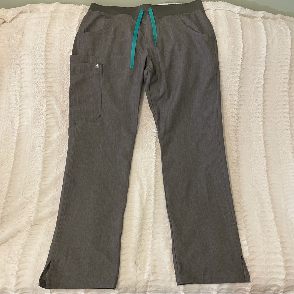 Figs Kade Cargo Scrub Pants, size M, graphite